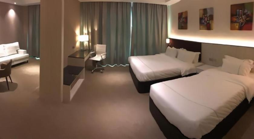 Higher Hotel Bandar Seri Begawan Exterior photo