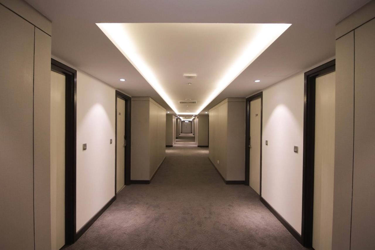 Higher Hotel Bandar Seri Begawan Exterior photo