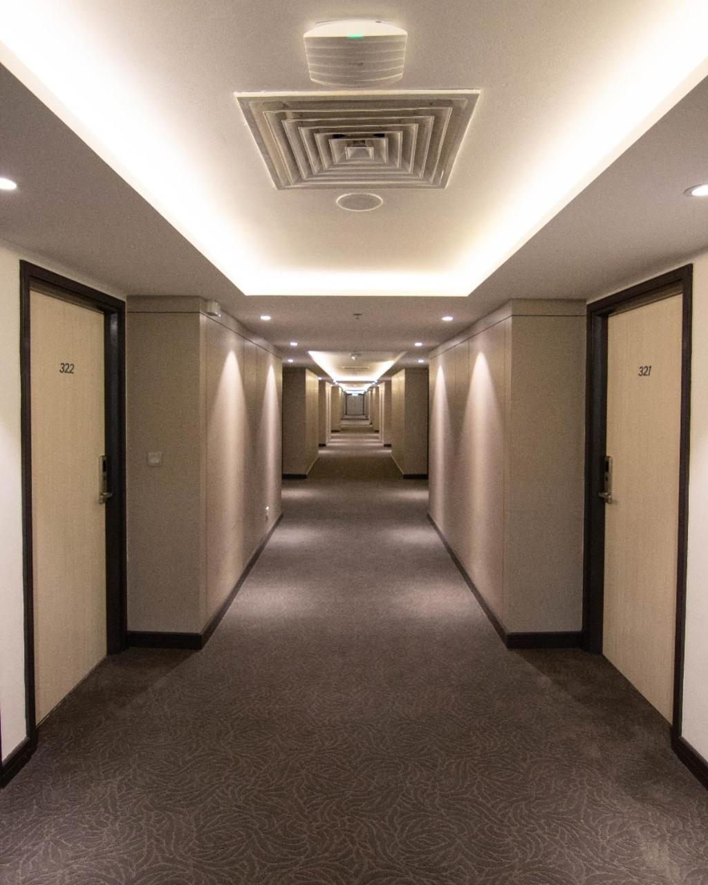 Higher Hotel Bandar Seri Begawan Exterior photo