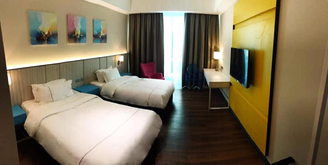 Higher Hotel Bandar Seri Begawan Exterior photo