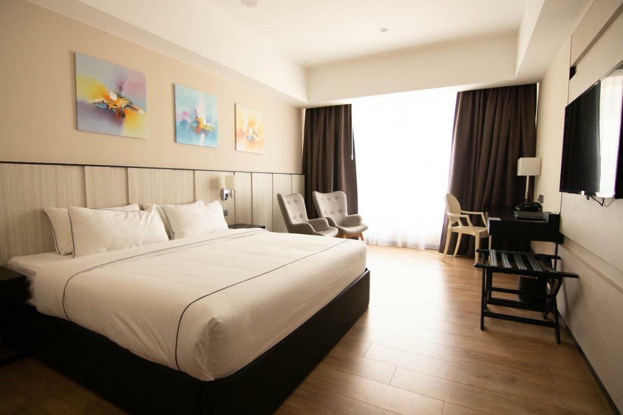 Higher Hotel Bandar Seri Begawan Exterior photo
